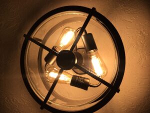 Light fixture after cleaning – shiny and bright